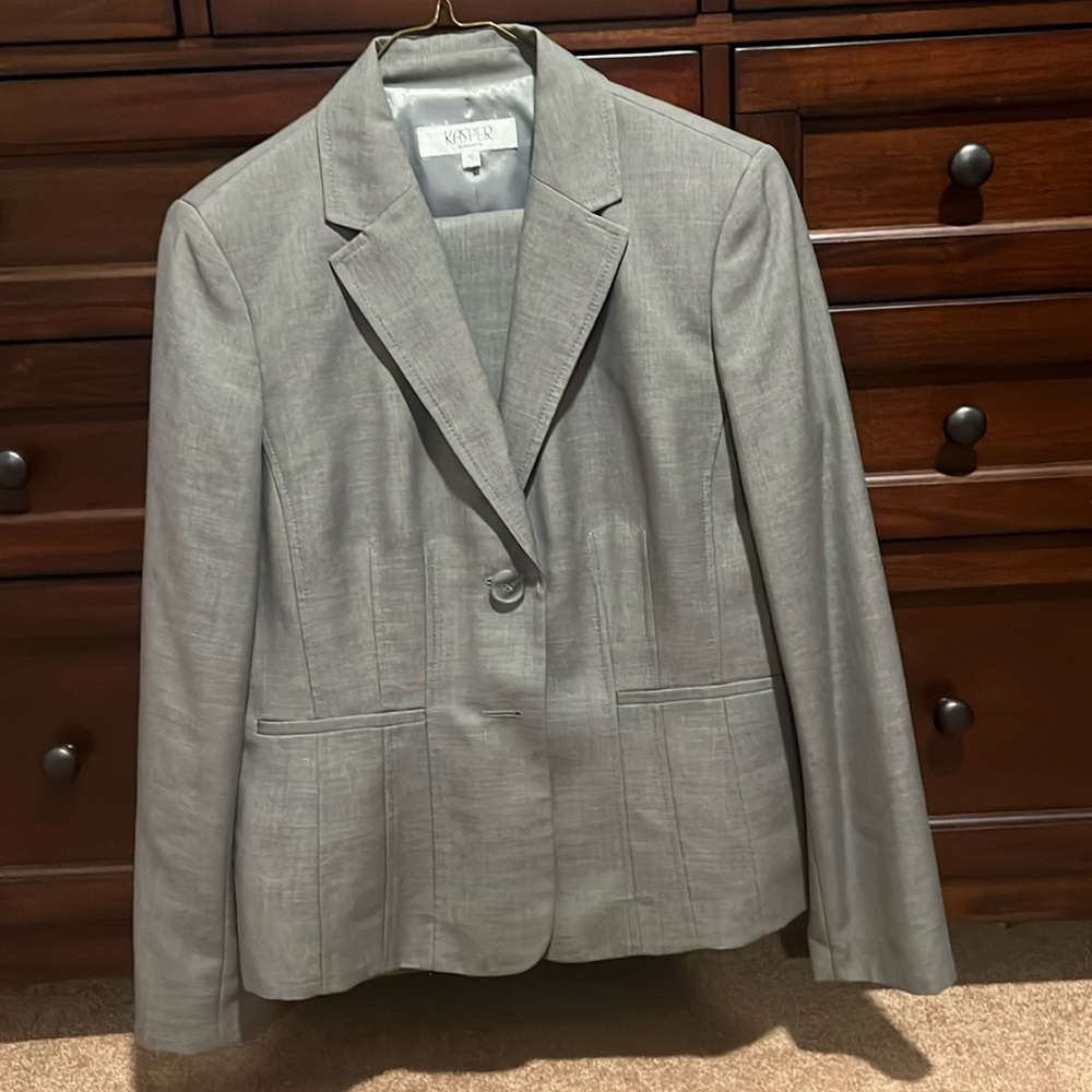 Kasper suit - like new